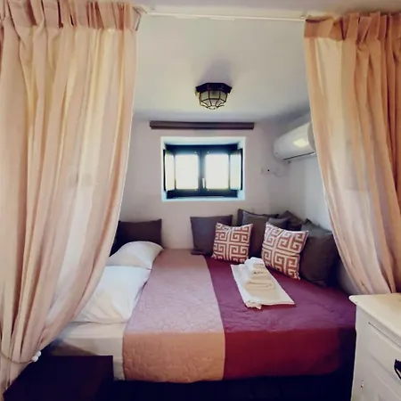 Apartment Ancient Meropia - Les Jardins Des Muses *