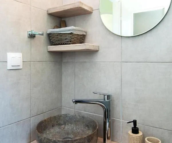 Ancient Meropia - Les Jardins Des Muses *